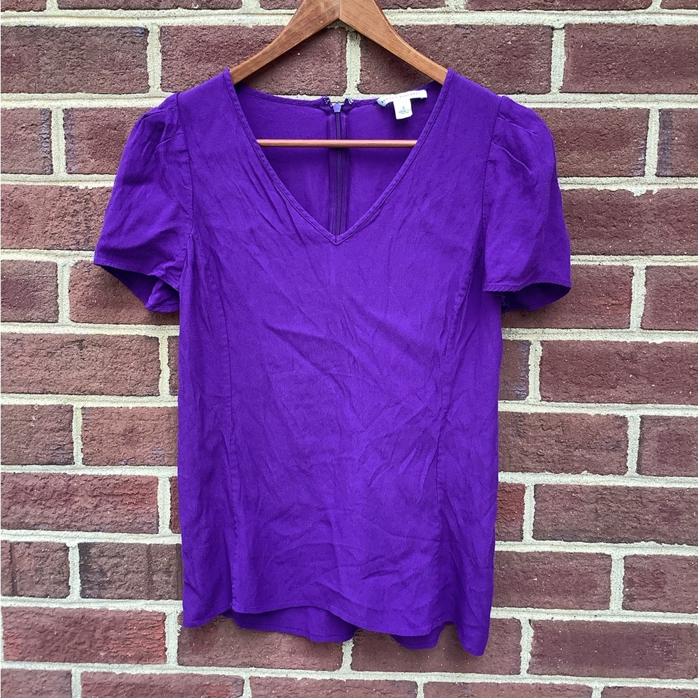 EUC Banana Republic Purple V Neck Blouse Zip Short Sleeve 8